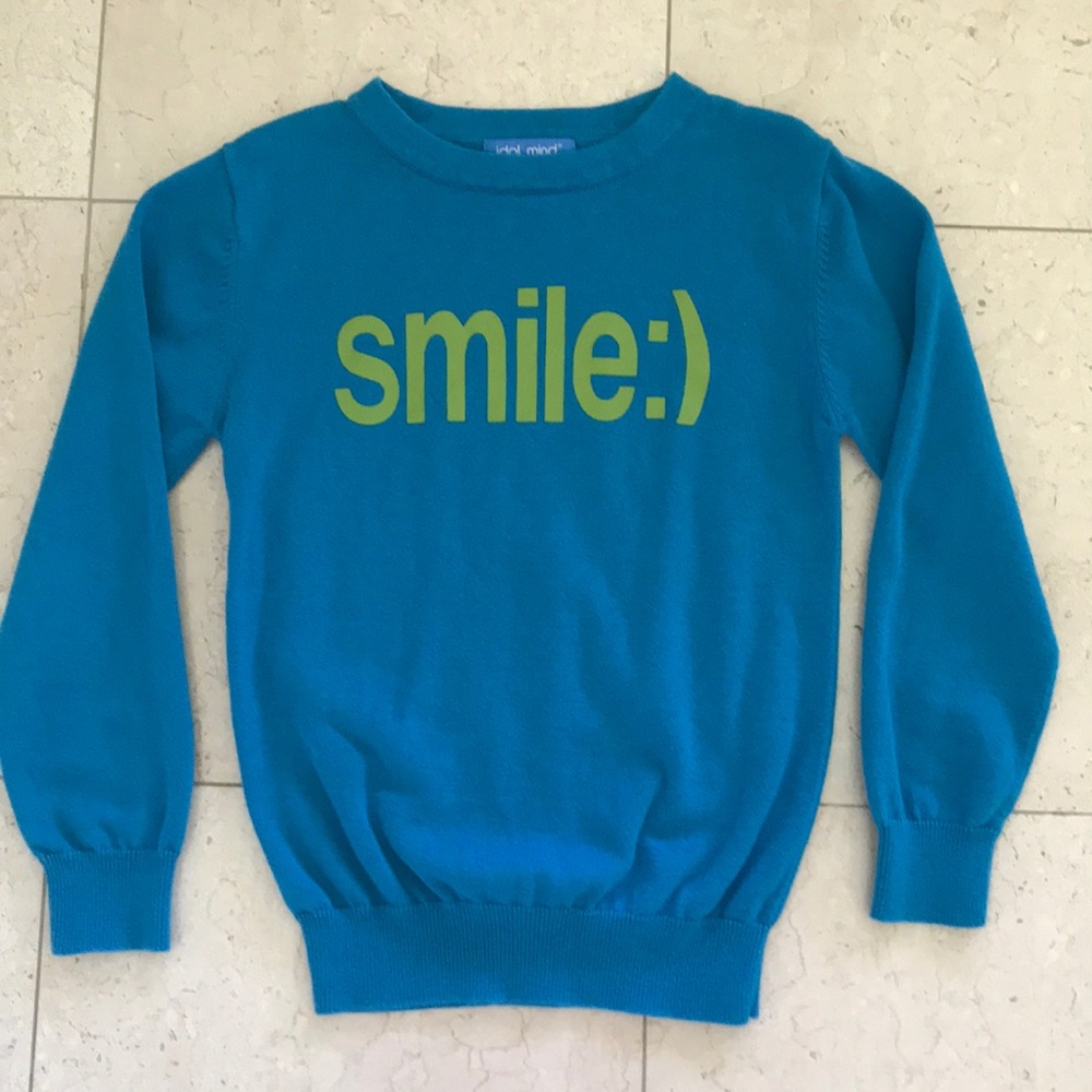 Unisex sweater for kids size medium